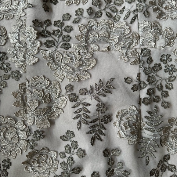 David Meister Silver Nude Floral Midi Dress - Picture 8 of 8